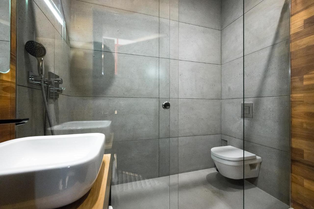 Goldfinger 3-Bed Unique Apartment In The Heart Of Podgorze Krakow Exterior photo